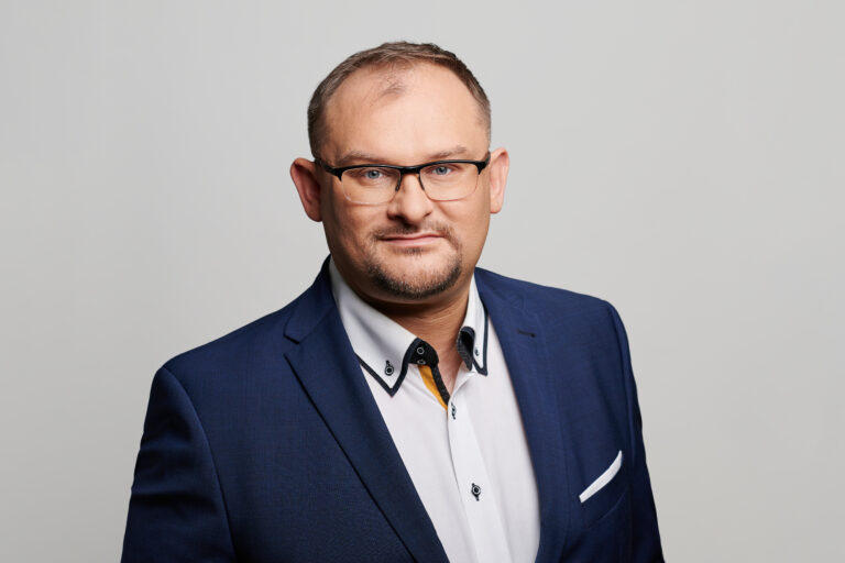 Program do zarządzania kancelarią to nie koszt, to inwestycja o dużym zwrocie. Wielu nadal tego nie rozumie – mówi nam Dyrektor Zarządzający Advisor Systems Marcin Szymankiewicz